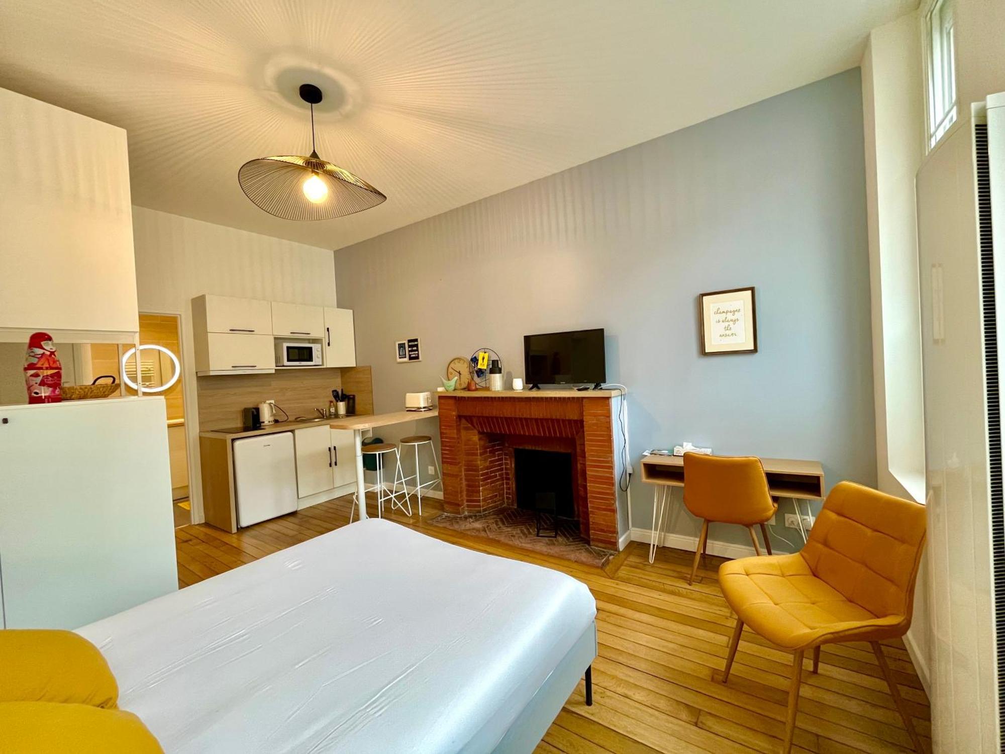 Suite Clovis - 1 แร็งส์ ภายนอก รูปภาพ